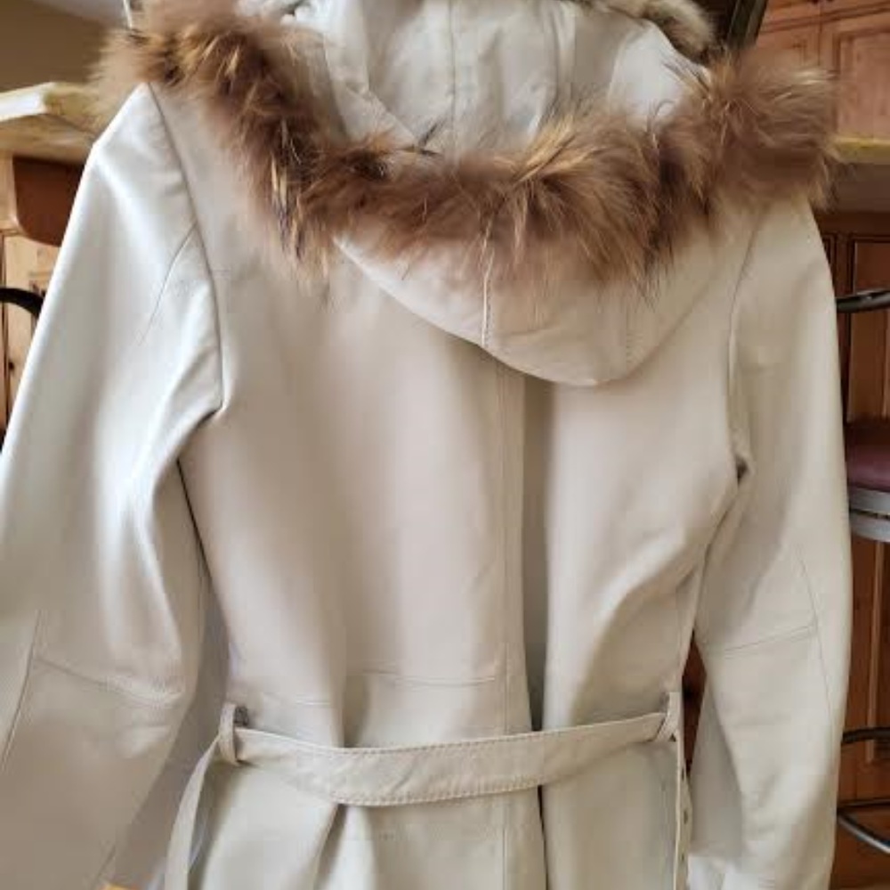 White leather & coyote fur jacket